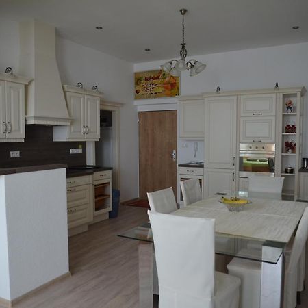 Apartament Apartman Ostry Vrsok V Starom Smokovci Wysokie Tatry Zewnętrze zdjęcie